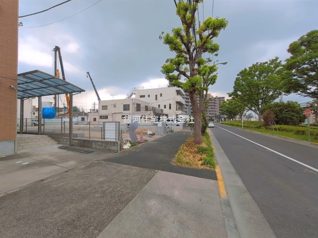 G00396400 東京都足立区東伊興３丁目 新築一戸建て 5680万円 土地面積84.20m² (約25.47坪) 建物面積81.30m² (約24.59坪) 築年月2026年12月【外観10】
