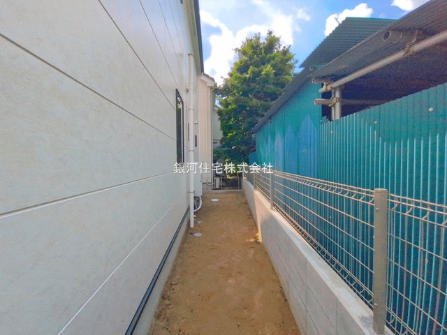 G00396509 東京都小金井市東町１丁目 新築一戸建て 9249万円 土地面積143.76m² (約43.48坪) 建物面積111.99m² (約33.87坪) 間取り４ＬＤＫ 築年月2026年08月(築１年以内)【外観5】