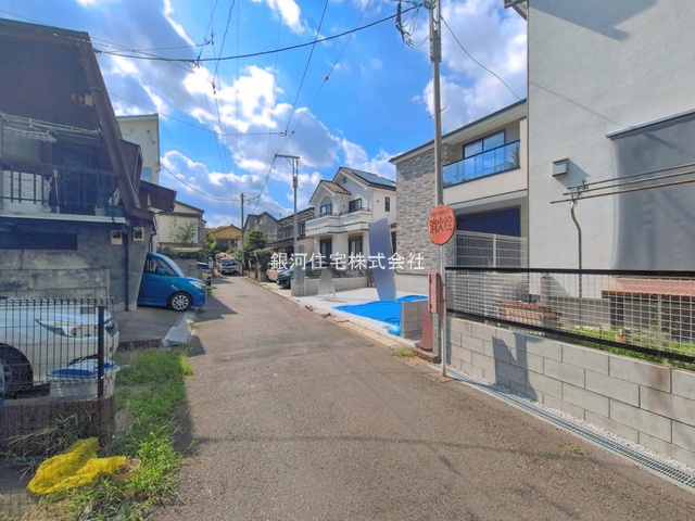 G00396509 東京都小金井市東町１丁目 新築一戸建て 9249万円 土地面積143.76m² (約43.48坪) 建物面積111.99m² (約33.87坪) 間取り４ＬＤＫ 築年月2026年08月(築１年以内)【外観8】