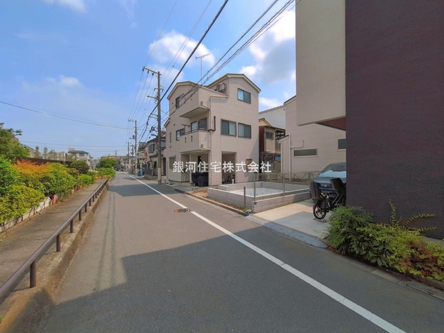 G00396516 東京都板橋区大谷口北町 新築一戸建て 6280万円 土地面積42.95m² (約12.99坪) 建物面積66.01m² (約19.96坪) 築年月2026年10月【外観9】