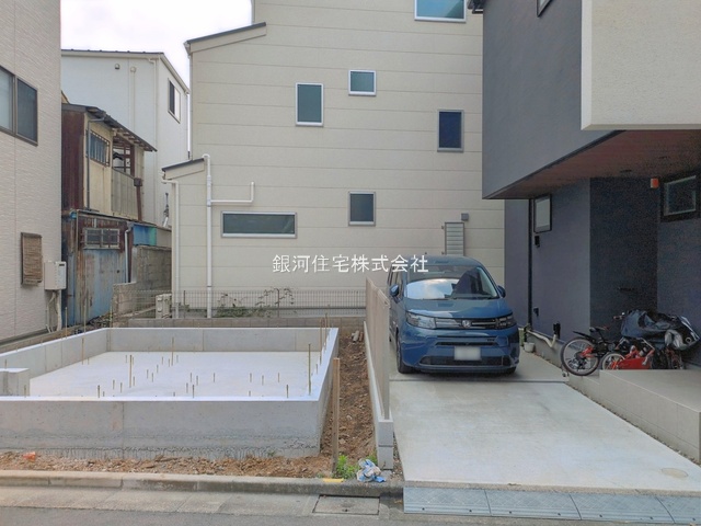 G00396516 東京都板橋区大谷口北町 新築一戸建て 6280万円 土地面積42.95m² (約12.99坪) 建物面積66.01m² (約19.96坪) 築年月2026年10月【外観11】