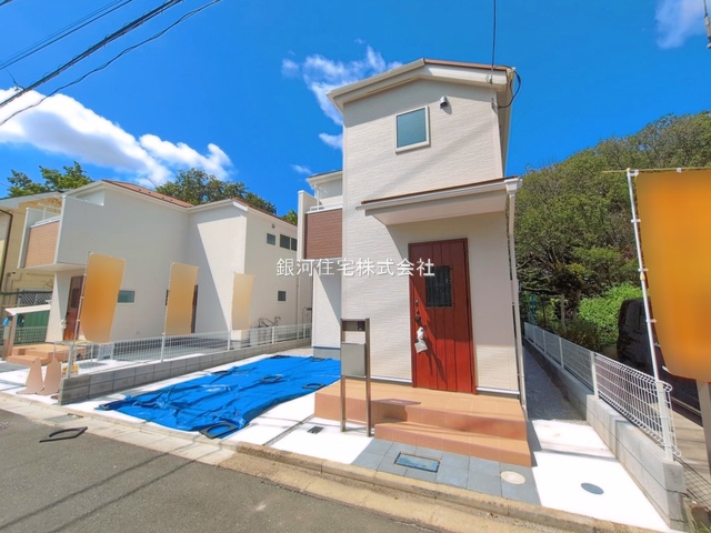 G00396587 東京都福生市大字熊川 新築一戸建て 3880万円 土地面積96.47m² (約29.18坪) 建物面積75.32m² (約22.78坪) 間取り３ＬＤＫ 築年月2026年09月【外観2】