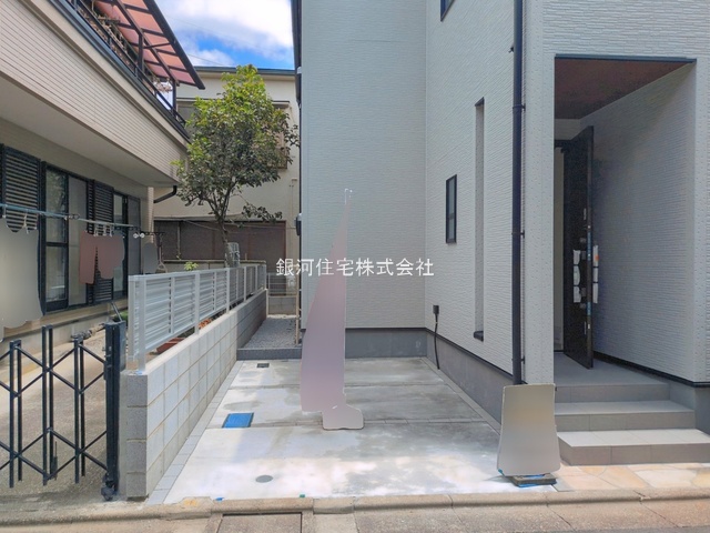 G00396602 東京都練馬区谷原１丁目 新築一戸建て 7580万円 土地面積99.05m² (約29.96坪) 建物面積104.89m² (約31.72坪) 間取り３ＬＤＫ 築年月2026年07月(築１年以内)【外観4】
