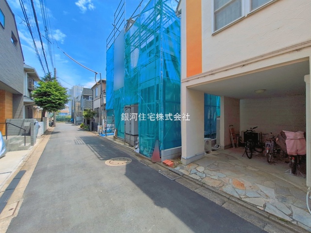 G00396602 東京都練馬区谷原１丁目 新築一戸建て 7580万円 土地面積99.05m² (約29.96坪) 建物面積104.89m² (約31.72坪) 間取り３ＬＤＫ 築年月2026年07月(築１年以内)【外観16】