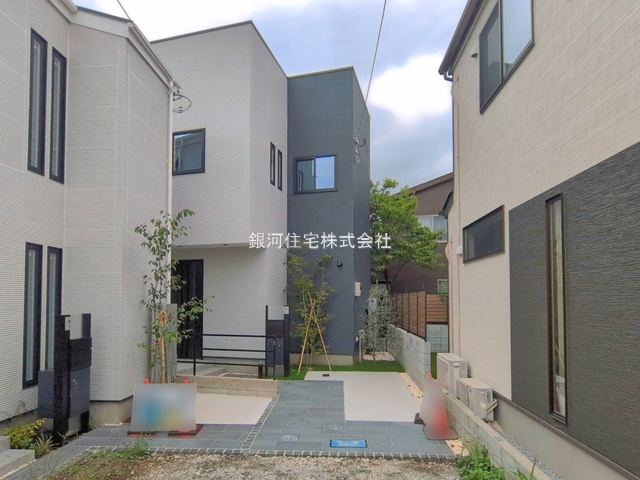 G00397089 埼玉県さいたま市南区大字大谷口 新築一戸建て 5990万円 土地面積111.78m² (約33.81坪) 建物面積108.05m² (約32.68坪) 間取り４ＬＤＫ 築年月2026年07月(築１年以内)【外観2】