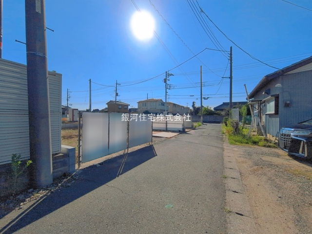 G00397225 埼玉県北葛飾郡松伏町大字松伏 新築一戸建て 3180万円 土地面積110.00m² (約33.27坪) 建物面積97.70m² (約29.55坪) 間取り３ＬＤＫ 築年月2026年11月【外観11】