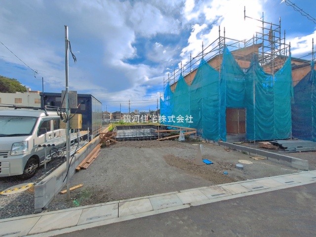 G00397512 埼玉県入間市高倉５丁目 新築一戸建て 3199万円 土地面積143.48m² (約43.40坪) 建物面積94.39m² (約28.55坪) 間取り３ＬＤＫ 築年月2026年11月【外観2】