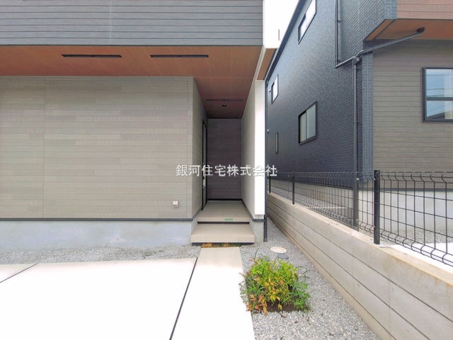 G00397517 埼玉県狭山市大字水野 新築一戸建て 4198万円 土地面積132.89m² (約40.19坪) 建物面積112.08m² (約33.90坪) 間取り３ＬＤＫ 築年月2026年07月(築１年以内)【外観7】