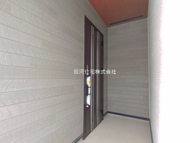 G00397517 埼玉県狭山市大字水野 新築一戸建て 4198万円 土地面積132.89m² (約40.19坪) 建物面積112.08m² (約33.90坪) 間取り３ＬＤＫ 築年月2026年07月(築１年以内)【外観8】