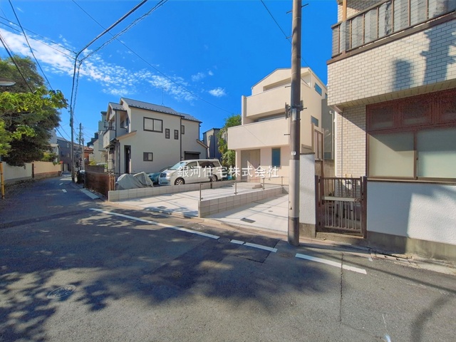 G00397521 東京都荒川区東尾久６丁目 新築一戸建て 5280万円 土地面積110.69m² (約33.48坪) 建物面積103.87m² (約31.42坪) 間取り３ＳＬＤＫ 築年月2026年08月(築１年以内)【外観8】