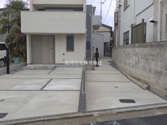 G00397521 東京都荒川区東尾久６丁目 新築一戸建て 5280万円 土地面積110.69m² (約33.48坪) 建物面積103.87m² (約31.42坪) 間取り３ＳＬＤＫ 築年月2026年08月(築１年以内)【外観17】
