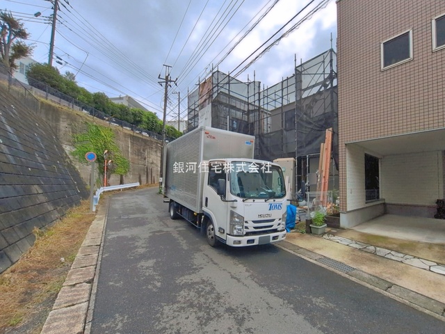 G00397539 神奈川県横浜市旭区上白根町 新築一戸建て 5080万円 土地面積112.72m² (約34.09坪) 建物面積96.56m² (約29.20坪) 間取り４ＬＤＫ 築年月2026年10月【外観3】
