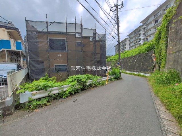 G00397541 神奈川県横浜市旭区上白根町 新築一戸建て 5180万円 土地面積120.40m² (約36.42坪) 建物面積97.09m² (約29.36坪) 間取り４ＬＤＫ 築年月2026年10月【外観6】