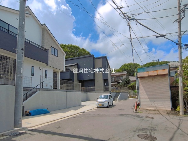 G00397558 神奈川県横浜市都筑区池辺町 新築一戸建て 5690万円 土地面積125.49m² (約37.96坪) 建物面積101.85m² (約30.80坪) 間取り３ＳＬＤＫ 築年月2026年07月(築１年以内)【外観3】