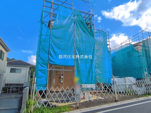 G00398378 東京都八王子市館町 新築一戸建て 3399万円 土地面積137.51m² (約41.59坪) 建物面積99.54m² (約30.11坪) 間取り３ＬＤＫ 築年月2026年10月【外観5】