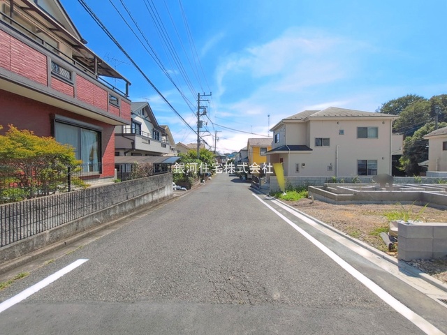 G00398378 東京都八王子市館町 新築一戸建て 3399万円 土地面積137.51m² (約41.59坪) 建物面積99.54m² (約30.11坪) 間取り３ＬＤＫ 築年月2026年10月【外観12】