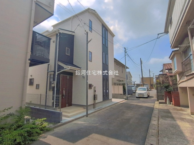 G00398384 千葉県市川市国分６丁目 新築一戸建て 3998万円 土地面積71.24m² (約21.55坪) 建物面積96.88m² (約29.30坪) 築年月2026年07月(築１年以内)【外観3】