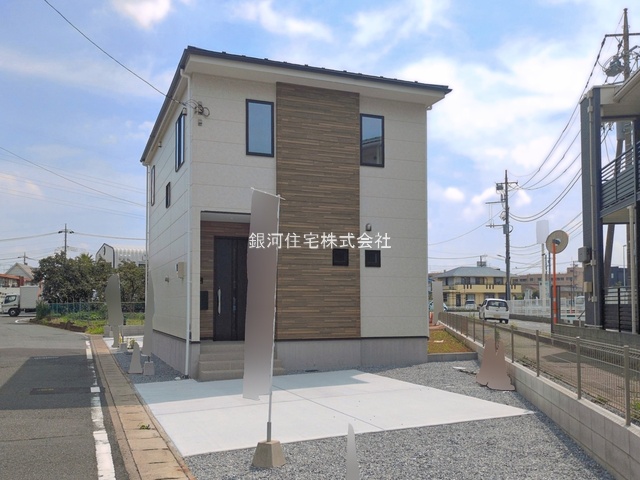G00398448 埼玉県草加市谷塚町 新築一戸建て 5499万円 土地面積151.51m² (約45.83坪) 建物面積105.54m² (約31.92坪) 間取り４ＬＤＫ 築年月2026年07月(築１年以内)【外観4】