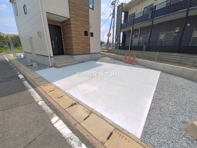 G00398448 埼玉県草加市谷塚町 新築一戸建て 5499万円 土地面積151.51m² (約45.83坪) 建物面積105.54m² (約31.92坪) 間取り４ＬＤＫ 築年月2026年07月(築１年以内)【外観5】