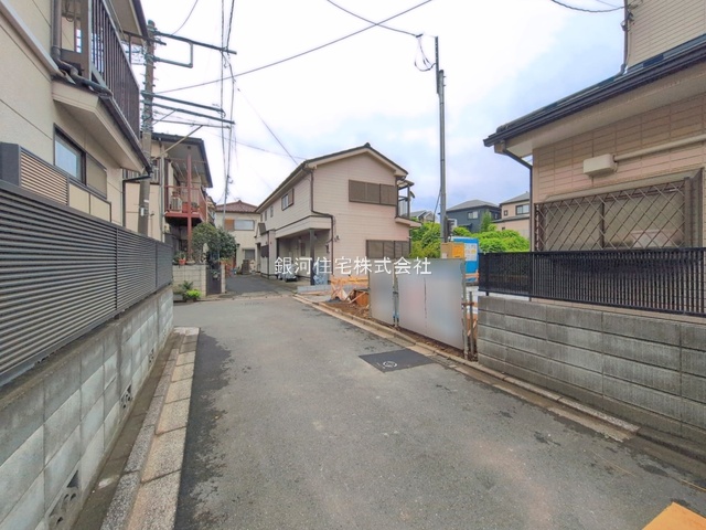 G00398516 東京都東久留米市神宝町１丁目 新築一戸建て 3980万円 土地面積82.24m² (約24.87坪) 建物面積65.76m² (約19.89坪) 間取り３ＬＤＫ 築年月2026年12月【外観7】