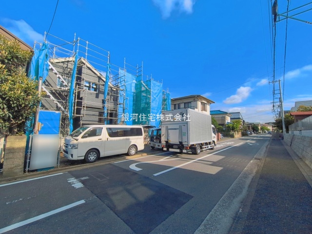 G00398517 神奈川県藤沢市天神町３丁目 新築一戸建て 4590万円 土地面積99.23m² (約30.01坪) 建物面積79.93m² (約24.17坪) 間取り３ＬＤＫ 築年月2026年10月【外観9】
