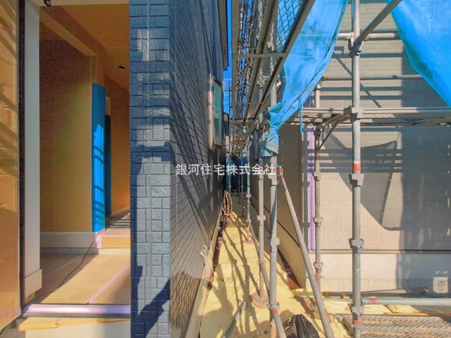 G00398517 神奈川県藤沢市天神町３丁目 新築一戸建て 4590万円 土地面積99.23m² (約30.01坪) 建物面積79.93m² (約24.17坪) 間取り３ＬＤＫ 築年月2026年10月【外観10】