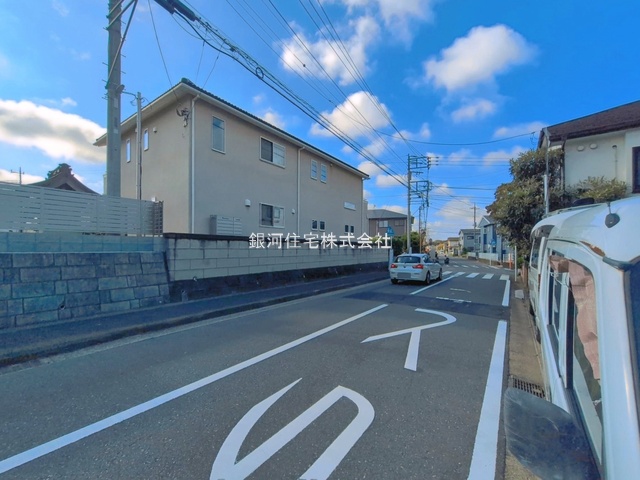 G00398518 神奈川県藤沢市天神町３丁目 新築一戸建て 4590万円 土地面積99.23m² (約30.01坪) 建物面積79.93m² (約24.17坪) 間取り３ＬＤＫ 築年月2026年10月【外観13】