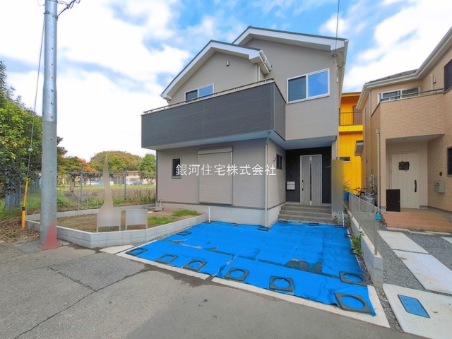G00398934 東京都武蔵村山市伊奈平５丁目 中古一戸建て 3790万円 土地面積128.99m² (約39.01坪) 建物面積110.34m² (約33.37坪) 間取り４ＬＤＫ 築年月2025年08月(築1年)【外観4】