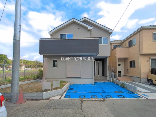 G00398934 東京都武蔵村山市伊奈平５丁目 中古一戸建て 3790万円 土地面積128.99m² (約39.01坪) 建物面積110.34m² (約33.37坪) 間取り４ＬＤＫ 築年月2025年08月(築1年)【外観5】