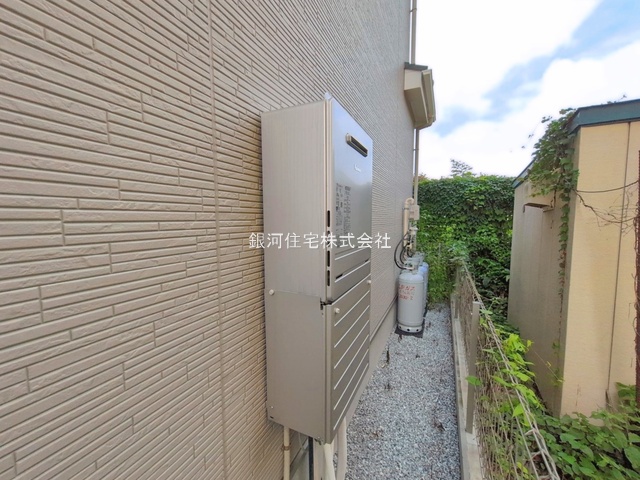 G00398934 東京都武蔵村山市伊奈平５丁目 中古一戸建て 3790万円 土地面積128.99m² (約39.01坪) 建物面積110.34m² (約33.37坪) 間取り４ＬＤＫ 築年月2025年08月(築1年)【外観7】