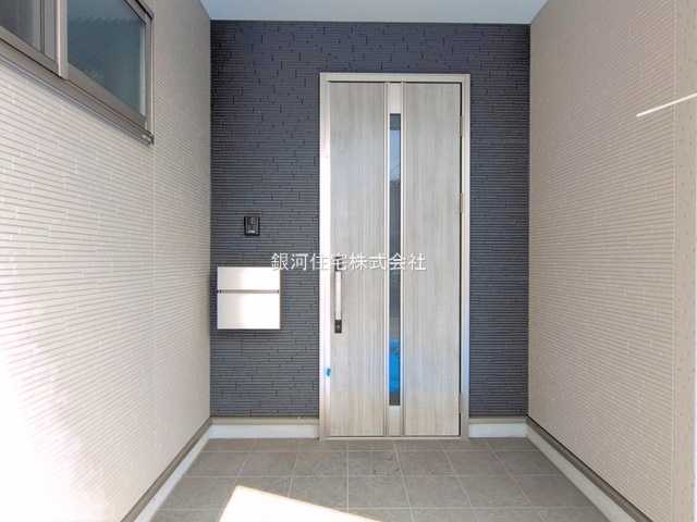 G00398934 東京都武蔵村山市伊奈平５丁目 中古一戸建て 3790万円 土地面積128.99m² (約39.01坪) 建物面積110.34m² (約33.37坪) 間取り４ＬＤＫ 築年月2025年08月(築1年)【外観10】