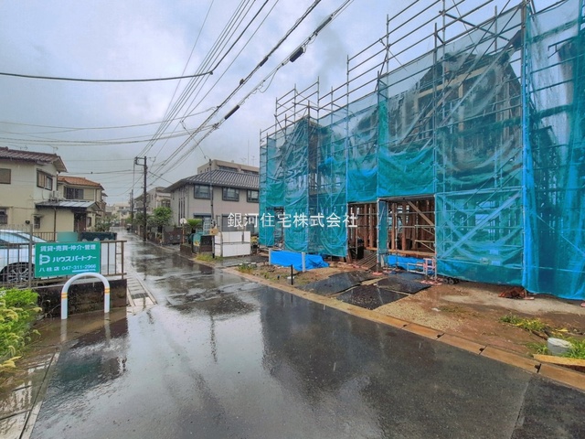 G00399001 千葉県松戸市五香西２丁目 新築一戸建て 4699万円 土地面積131.89m² (約39.89坪) 建物面積113.85m² (約34.43坪) 間取り３ＳＬＤＫ 築年月2026年11月【外観3】