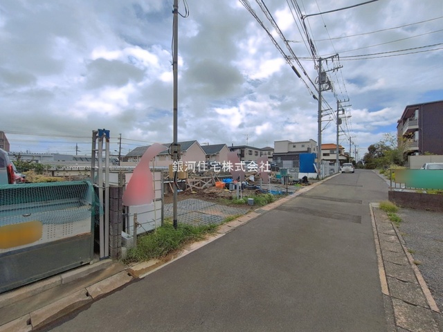 G00399001 千葉県松戸市五香西２丁目 新築一戸建て 4699万円 土地面積131.89m² (約39.89坪) 建物面積113.85m² (約34.43坪) 間取り３ＳＬＤＫ 築年月2026年11月【外観9】