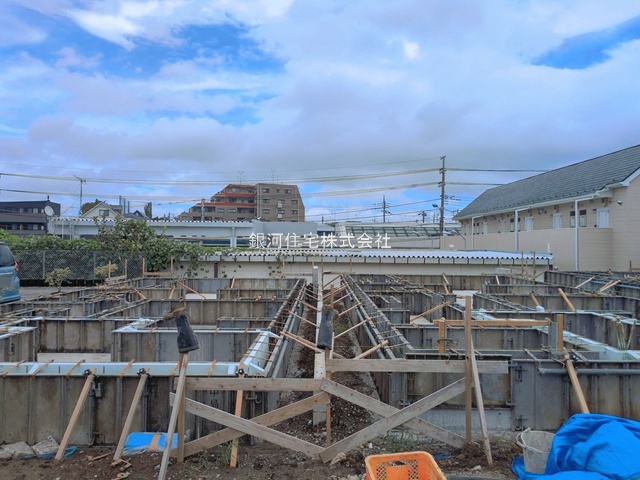 G00399002 千葉県松戸市五香西２丁目 新築一戸建て 4599万円 土地面積132.31m² (約40.02坪) 建物面積113.85m² (約34.43坪) 間取り３ＳＬＤＫ 築年月2026年11月【外観8】