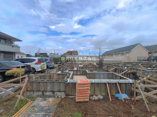 G00399002 千葉県松戸市五香西２丁目 新築一戸建て 4599万円 土地面積132.31m² (約40.02坪) 建物面積113.85m² (約34.43坪) 間取り３ＳＬＤＫ 築年月2026年11月【外観13】