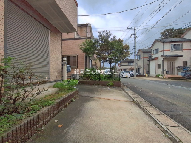 G00399005 千葉県市川市国府台３丁目 中古一戸建て 4300万円 土地面積120.08m² (約36.32坪) 建物面積91.32m² (約27.62坪) 間取り４ＬＤＫ 築年月2006年01月(築20年)【外観10】