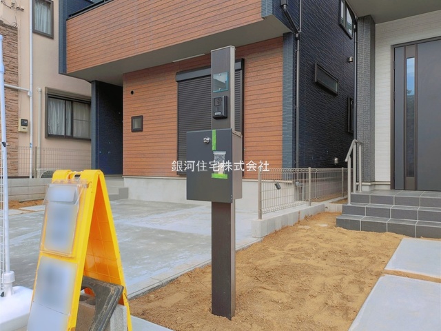 G00399009 千葉県市川市本北方３丁目 新築一戸建て 5590万円 土地面積103.71m² (約31.37坪) 建物面積95.01m² (約28.74坪) 間取り３ＳＬＤＫ 築年月2026年11月【外観4】