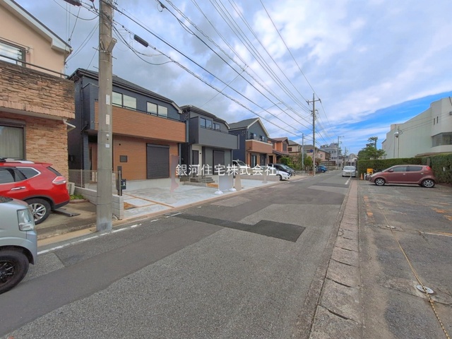 G00399009 千葉県市川市本北方３丁目 新築一戸建て 5590万円 土地面積103.71m² (約31.37坪) 建物面積95.01m² (約28.74坪) 間取り３ＳＬＤＫ 築年月2026年11月【外観9】