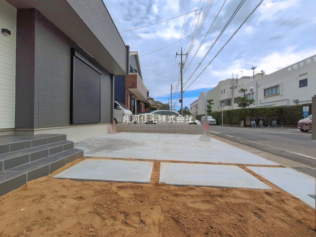 G00399009 千葉県市川市本北方３丁目 新築一戸建て 5590万円 土地面積103.71m² (約31.37坪) 建物面積95.01m² (約28.74坪) 間取り３ＳＬＤＫ 築年月2026年11月【外観12】
