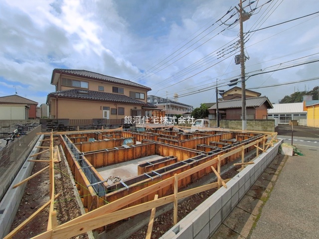 G00399010 千葉県松戸市五香西２丁目 新築一戸建て 5790万円 土地面積192.64m² (約58.27坪) 建物面積101.84m² (約30.80坪) 間取り４ＬＤＫ 築年月2026年12月【外観13】