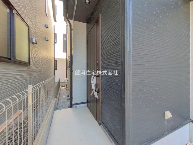 G00399018 埼玉県川口市上青木西４丁目 新築一戸建て 4780万円 土地面積84.97m² (約25.70坪) 建物面積93.55m² (約28.29坪) 間取り３ＬＤＫ 築年月2026年08月(築１年以内)【外観11】
