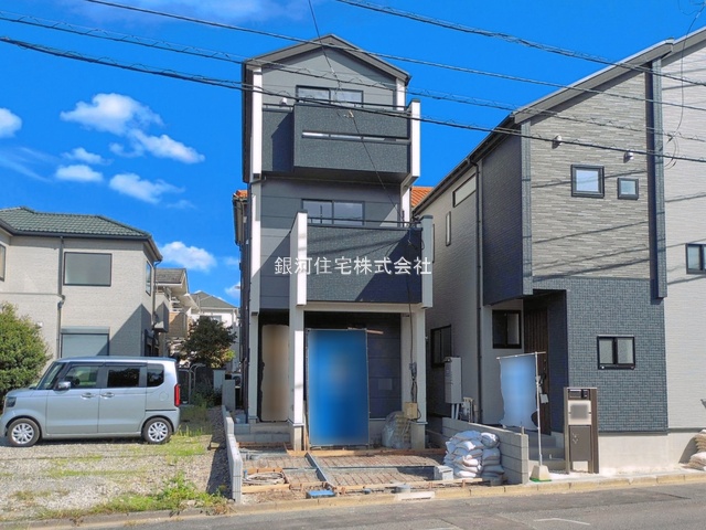 G00399020 埼玉県川口市上青木西４丁目 新築一戸建て 4280万円 土地面積74.25m² (約22.46坪) 建物面積97.39m² (約29.46坪) 間取り３ＬＤＫ 築年月2026年10月(築１年以内)【外観5】