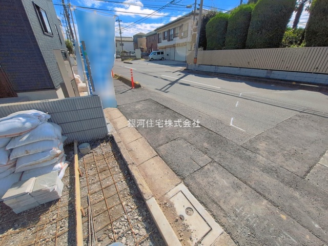 G00399020 埼玉県川口市上青木西４丁目 新築一戸建て 4280万円 土地面積74.25m² (約22.46坪) 建物面積97.39m² (約29.46坪) 間取り３ＬＤＫ 築年月2026年10月(築１年以内)【外観7】
