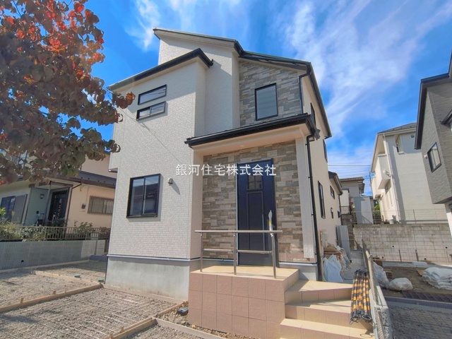 G00399026 神奈川県横浜市栄区野七里１丁目 新築一戸建て 5880万円 土地面積174.69m² (約52.84坪) 建物面積104.12m² (約31.49坪) 間取り４ＬＤＫ 築年月2026年10月(築１年以内)【外観2】