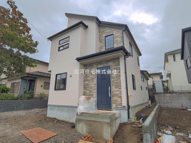 G00399026 神奈川県横浜市栄区野七里１丁目 新築一戸建て 5880万円 土地面積174.69m² (約52.84坪) 建物面積104.12m² (約31.49坪) 間取り４ＬＤＫ 築年月2026年10月(築１年以内)【外観8】