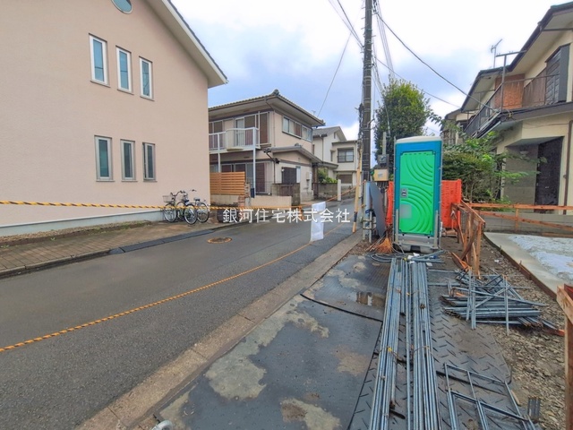 G00399039 東京都国分寺市西恋ヶ窪４丁目 新築一戸建て 6980万円 土地面積96.44m² (約29.17坪) 建物面積76.94m² (約23.27坪) 間取り３ＬＤＫ 築年月2026年12月【外観7】