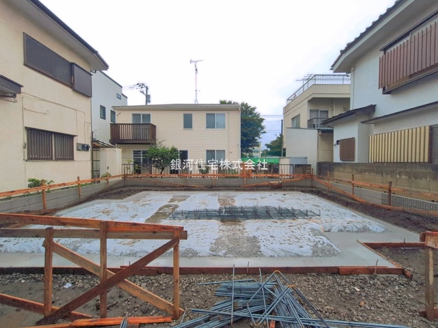 G00399039 東京都国分寺市西恋ヶ窪４丁目 新築一戸建て 6980万円 土地面積96.44m² (約29.17坪) 建物面積76.94m² (約23.27坪) 間取り３ＬＤＫ 築年月2026年12月【外観11】