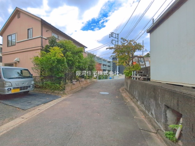 G00399040 神奈川県川崎市麻生区千代ヶ丘６丁目 新築一戸建て 4680万円 土地面積108.38m² (約32.78坪) 建物面積93.57m² (約28.30坪) 築年月2026年12月【外観3】