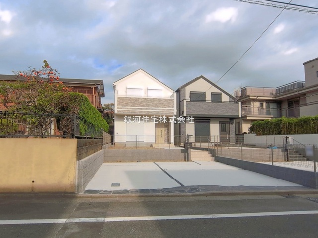G00399262 神奈川県横浜市磯子区洋光台３丁目 新築一戸建て 7998万円 土地面積171.99m² (約52.02坪) 建物面積102.68m² (約31.06坪) 間取り４ＬＤＫ 築年月2026年10月(築１年以内)【外観2】