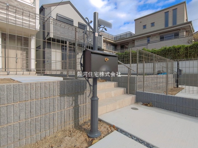 G00399262 神奈川県横浜市磯子区洋光台３丁目 新築一戸建て 7998万円 土地面積171.99m² (約52.02坪) 建物面積102.68m² (約31.06坪) 間取り４ＬＤＫ 築年月2026年10月(築１年以内)【外観5】